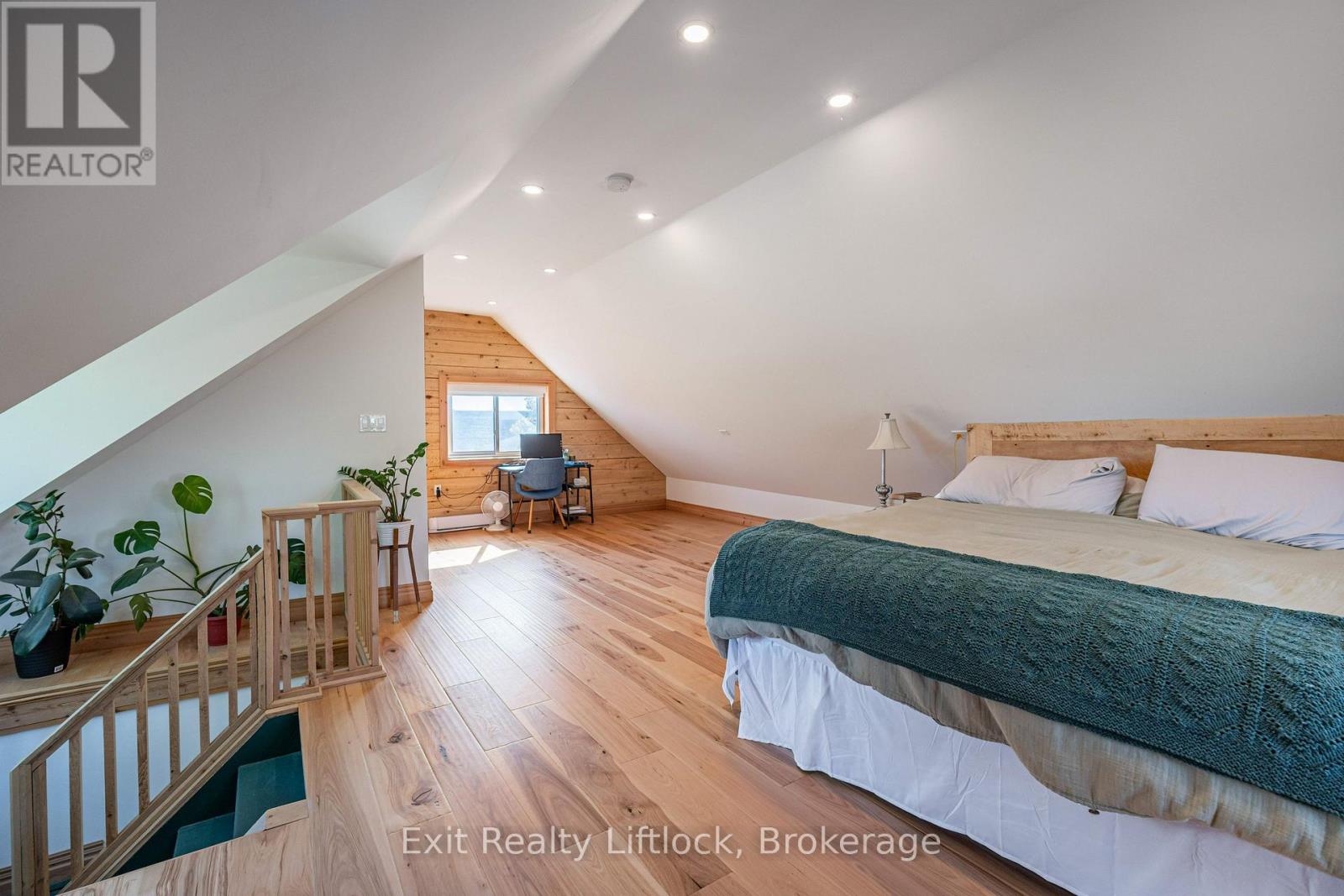 251 PRINCE STREET - 20