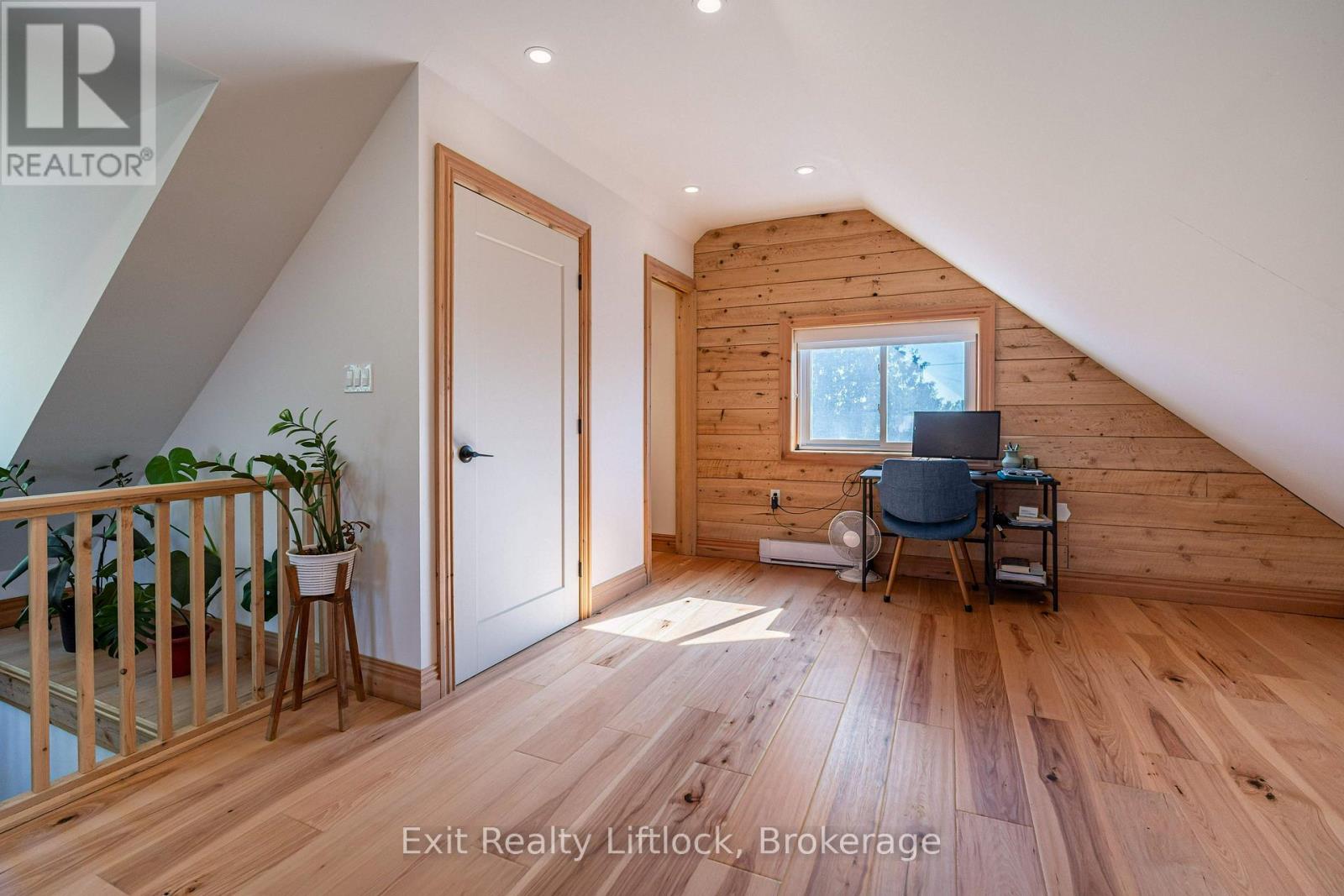 251 PRINCE STREET - 21