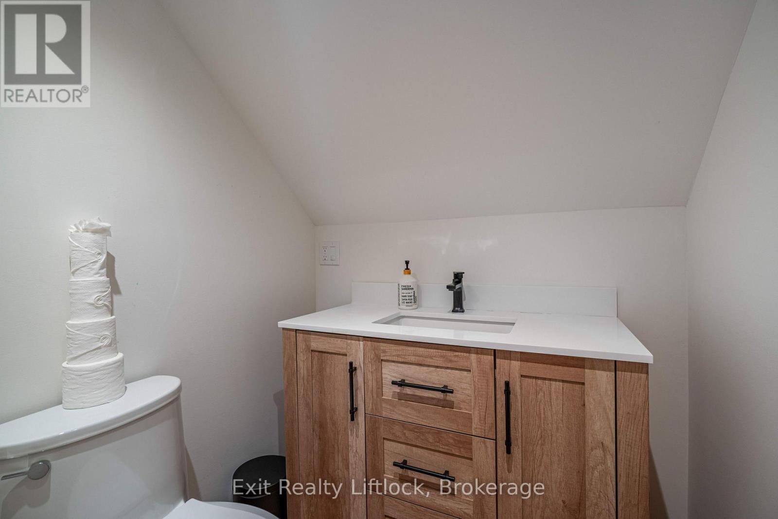 251 PRINCE STREET - 22