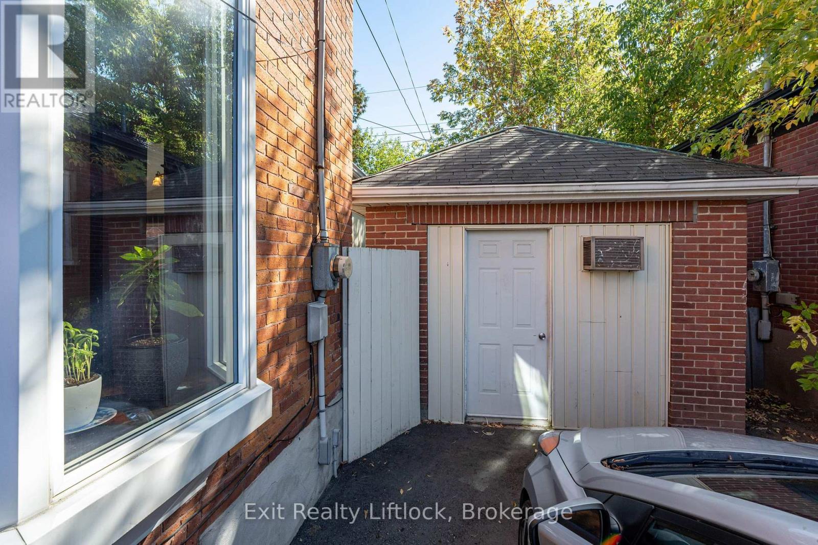 251 PRINCE STREET - 31