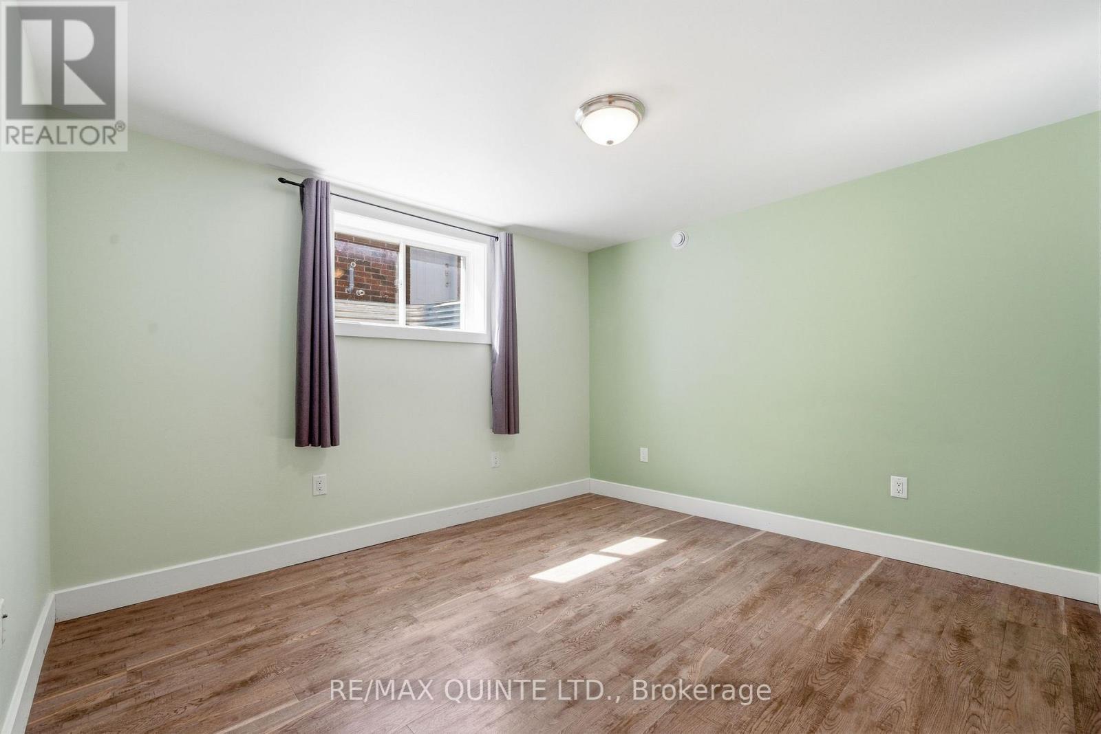 #A & B 86 ALDERSGATE DRIVE W - 33
