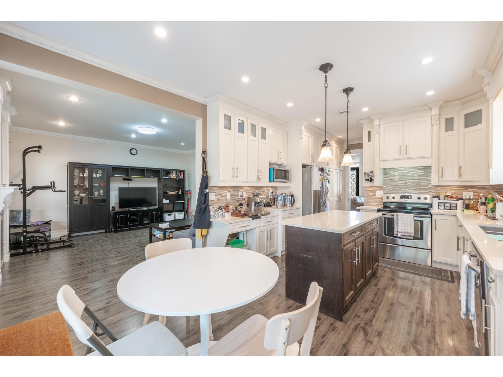 7 Bed, 5 Bath House for Sale in Surrey – 10938 131A STREET, Surrey – MLS# R3149385 - Image 9
