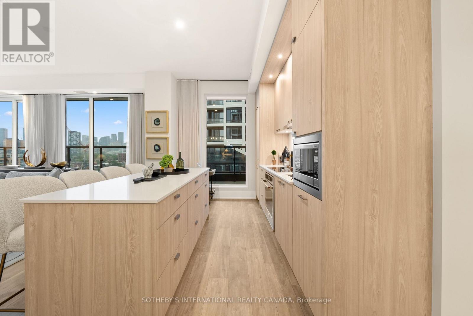 #1013 115 DENISON AVENUE - 4
