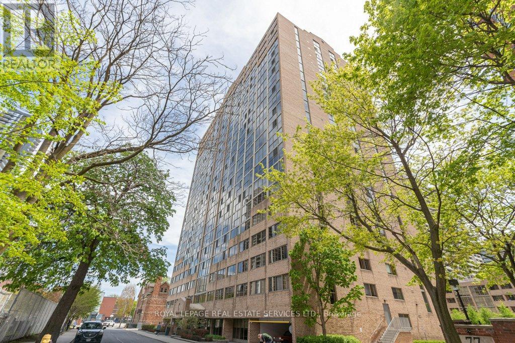#409 15 MAITLAND PLACE - 1