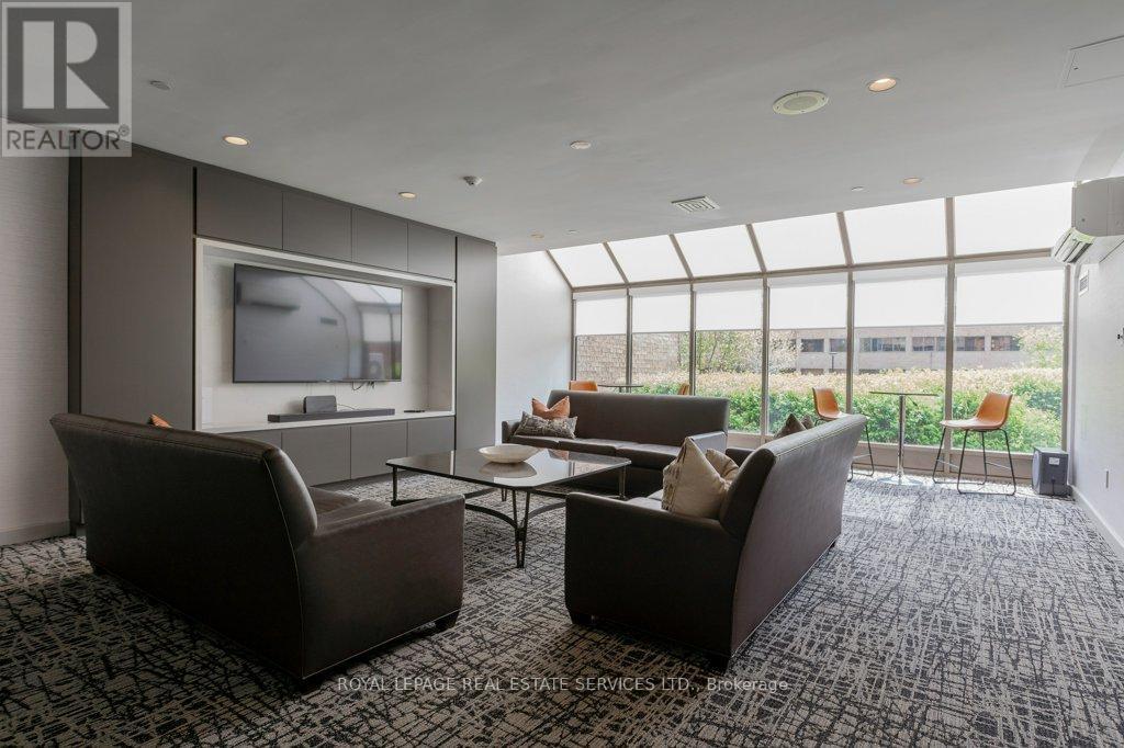 #409 15 MAITLAND PLACE - 22