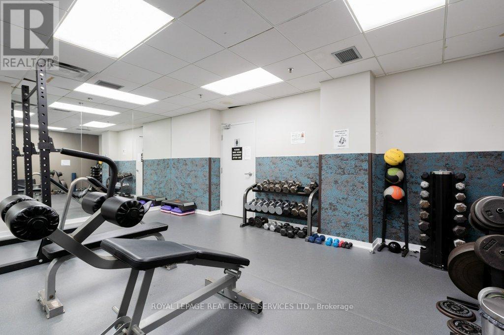 #409 15 MAITLAND PLACE - 26