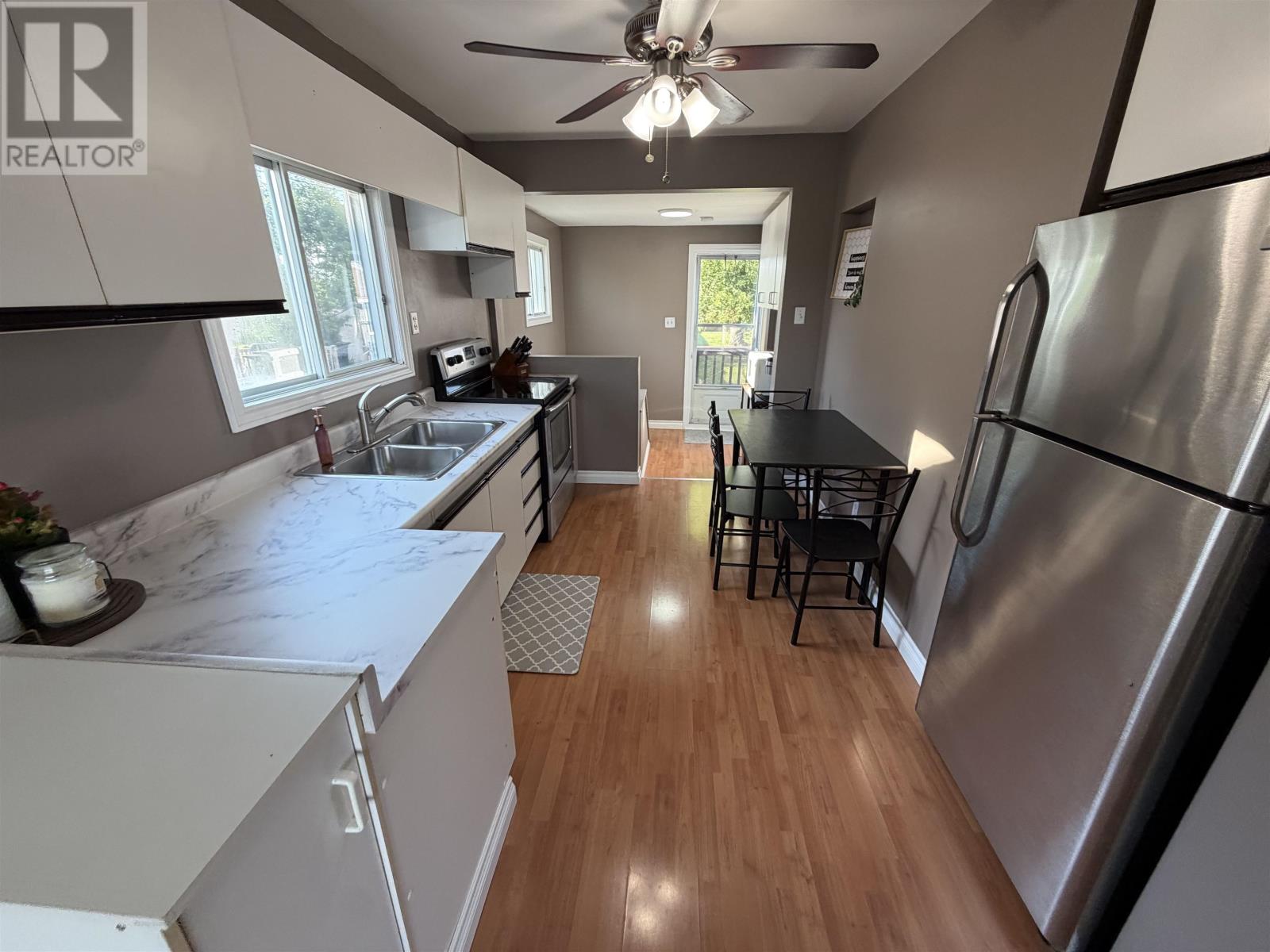 441 Christina ST E - 13