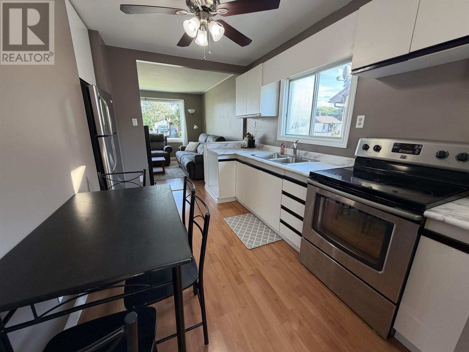 441 Christina ST E - 15