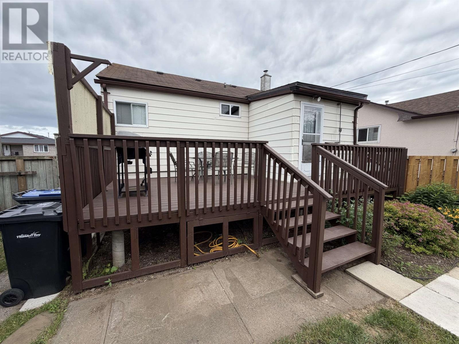 441 Christina ST E - 33
