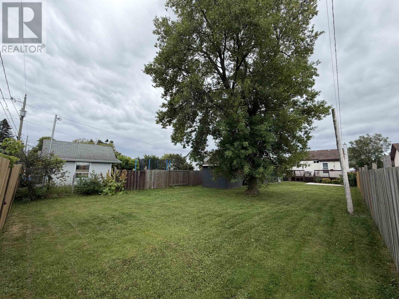441 Christina ST E - 32
