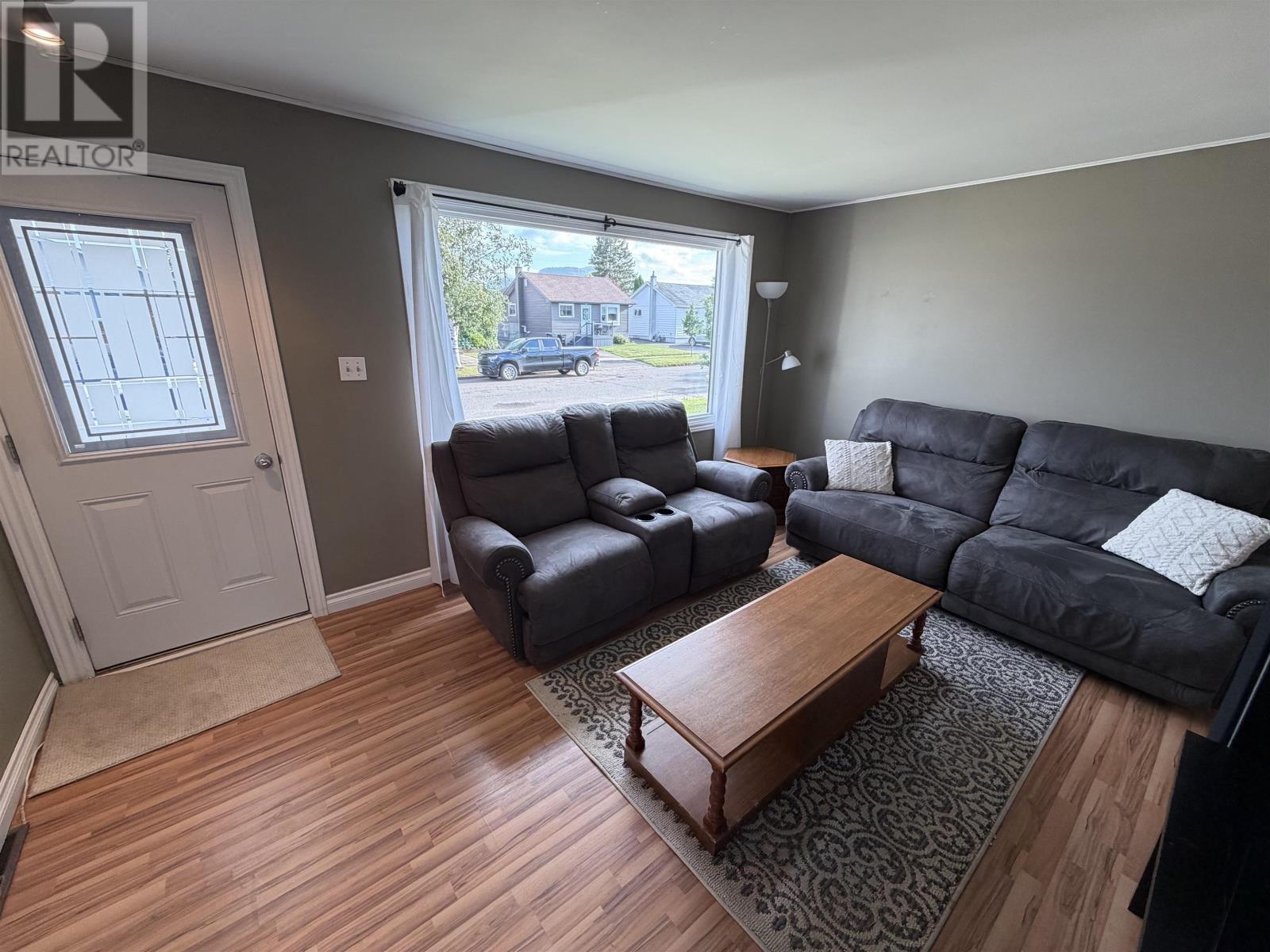 441 Christina ST E - 5