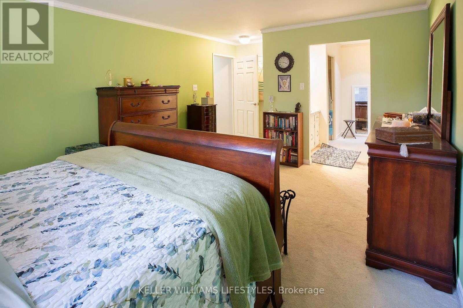 #104 200 EVERGLADE CRESCENT - 16