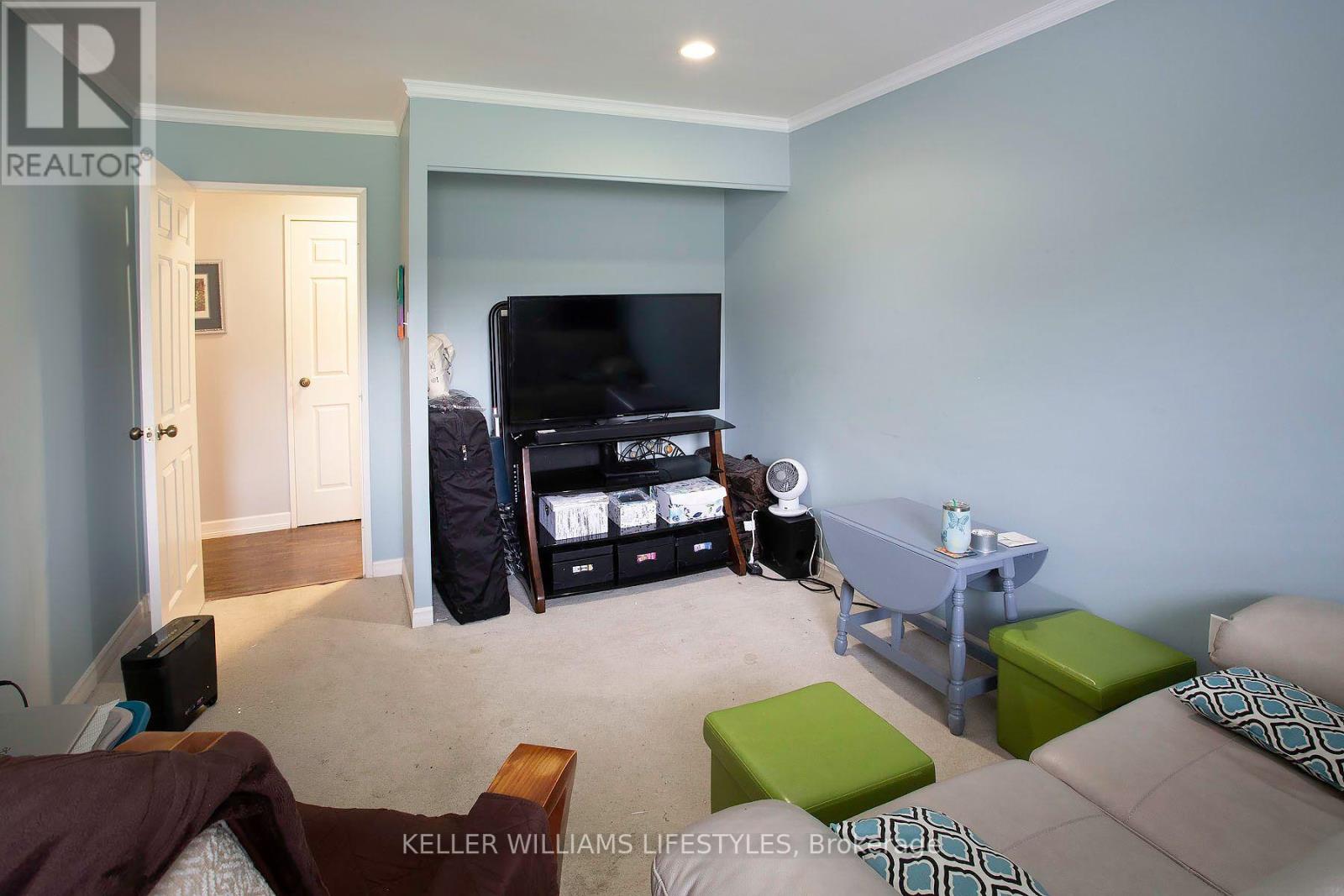 #104 200 EVERGLADE CRESCENT - 20
