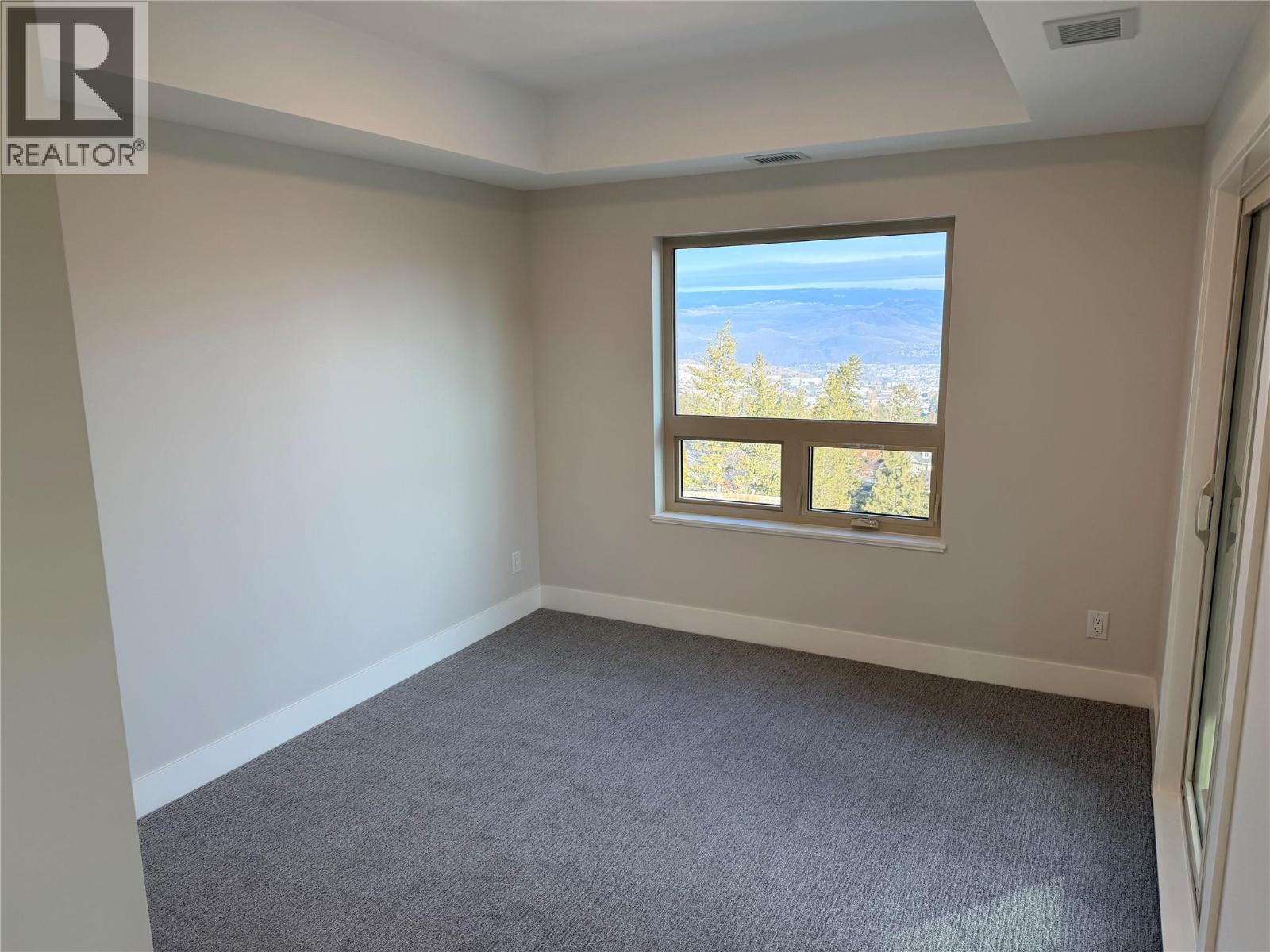 #203 2171 Van Horne Drive - 6