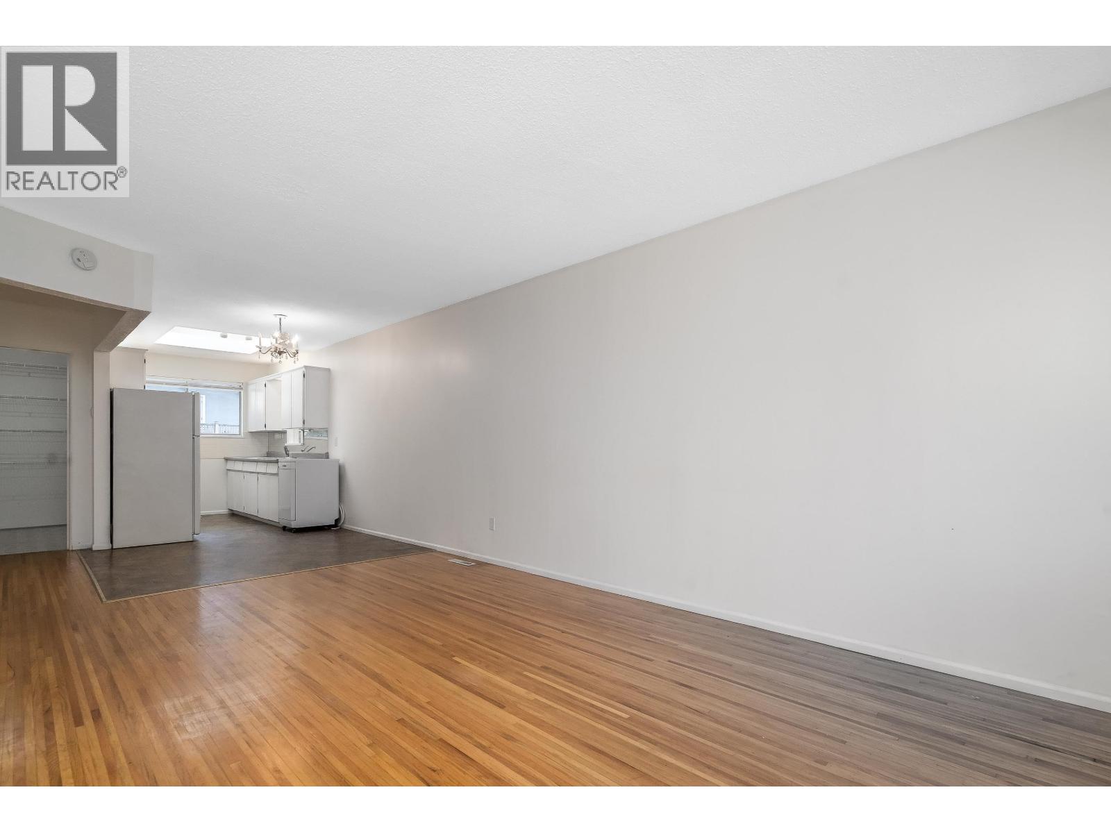 2 Bed, 1 Bath House for Sale in Coquitlam – 305 MARATHON COURT, Coquitlam – MLS# R3148579 - Image 30