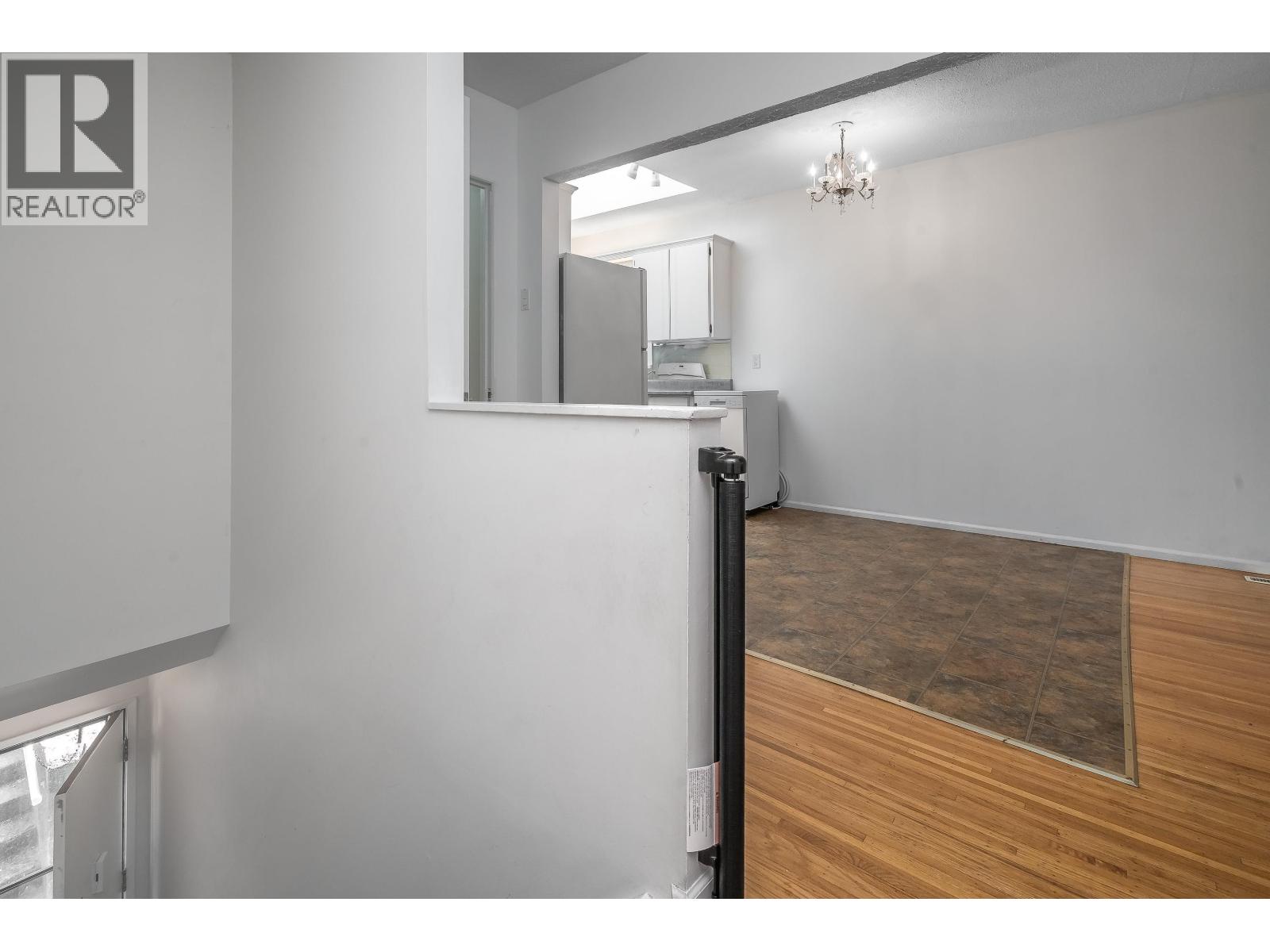 2 Bed, 1 Bath House for Sale in Coquitlam – 305 MARATHON COURT, Coquitlam – MLS# R3148579 - Image 10