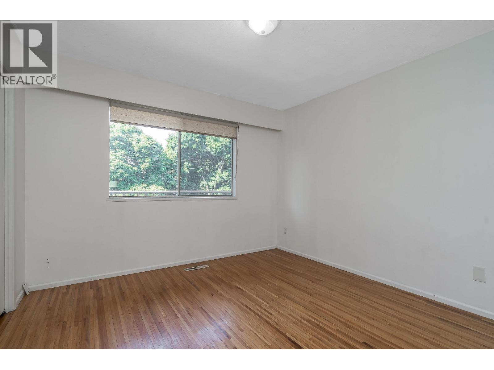 2 Bed, 1 Bath House for Sale in Coquitlam – 305 MARATHON COURT, Coquitlam – MLS# R3148579 - Image 34