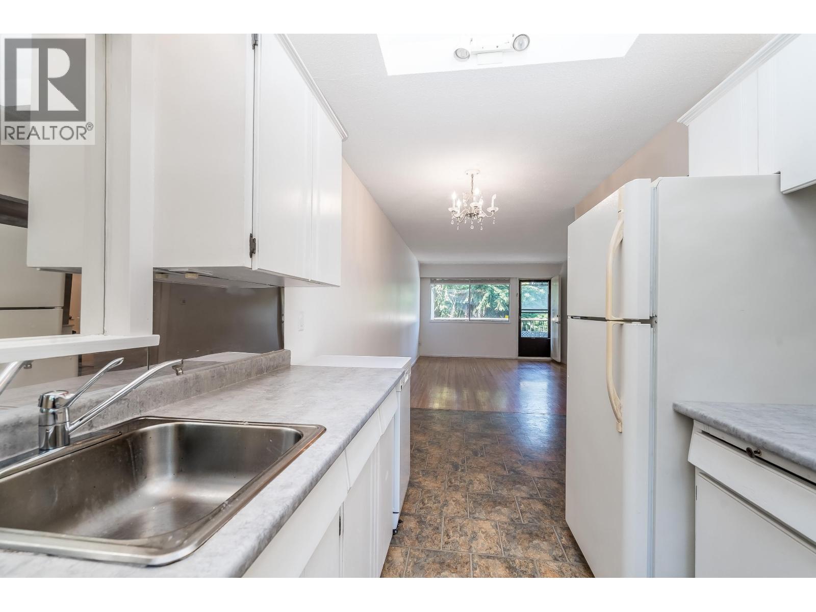 2 Bed, 1 Bath House for Sale in Coquitlam – 305 MARATHON COURT, Coquitlam – MLS# R3148579 - Image 22