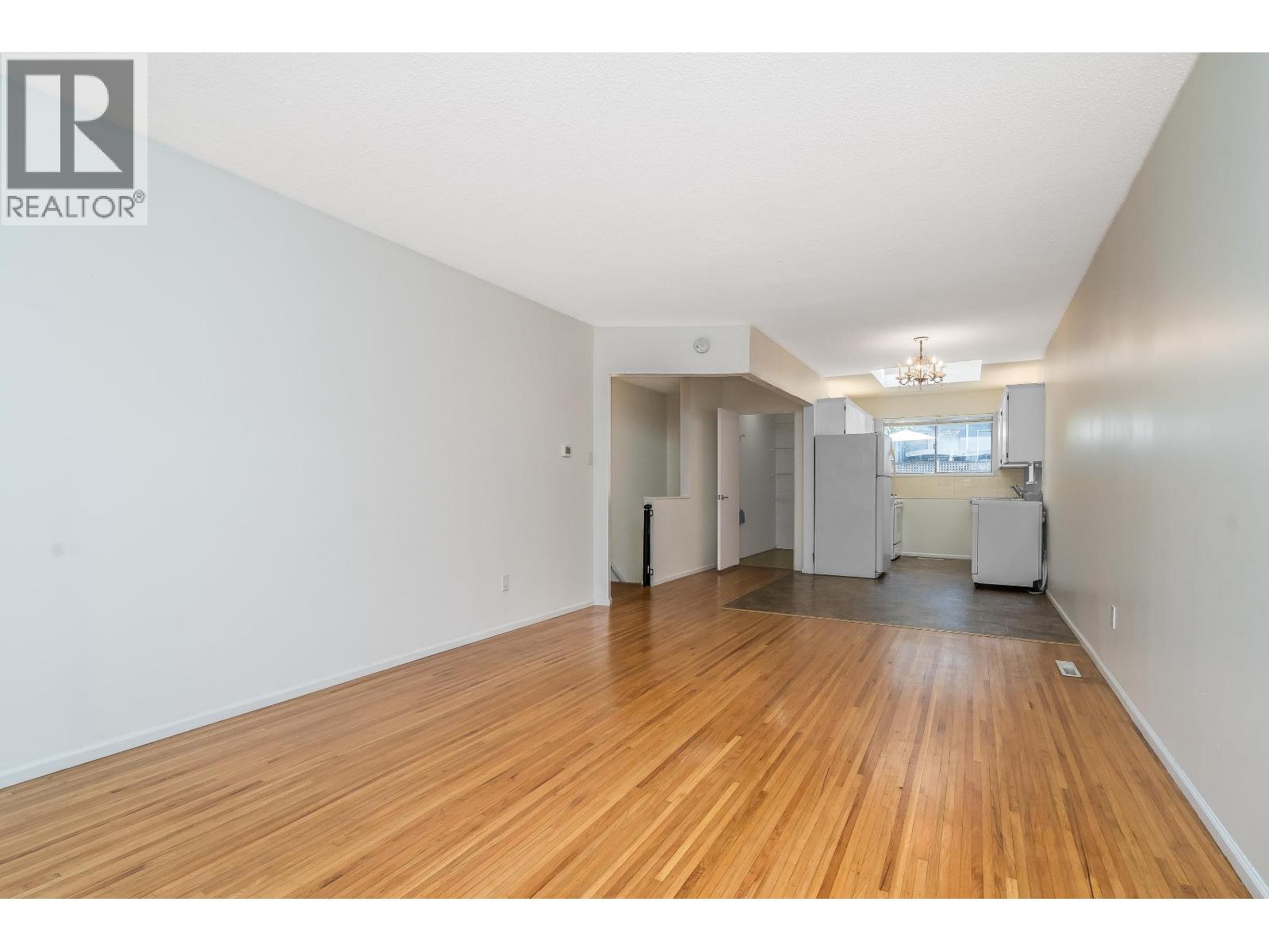 2 Bed, 1 Bath House for Sale in Coquitlam – 305 MARATHON COURT, Coquitlam – MLS# R3148579 - Image 26