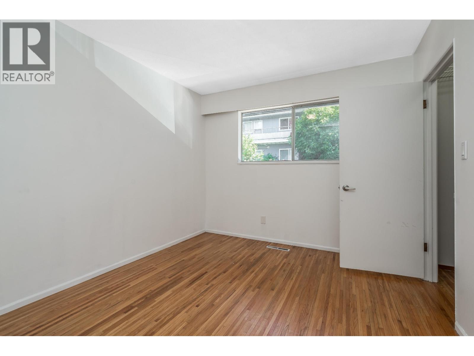 2 Bed, 1 Bath House for Sale in Coquitlam – 305 MARATHON COURT, Coquitlam – MLS# R3148579 - Image 40