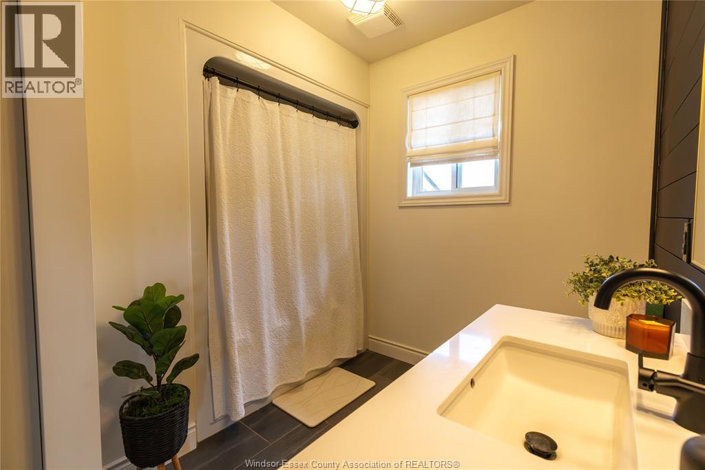 682 RICHMOND - 21