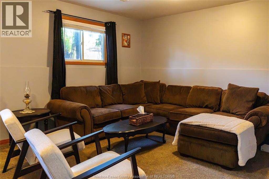 682 RICHMOND - 26