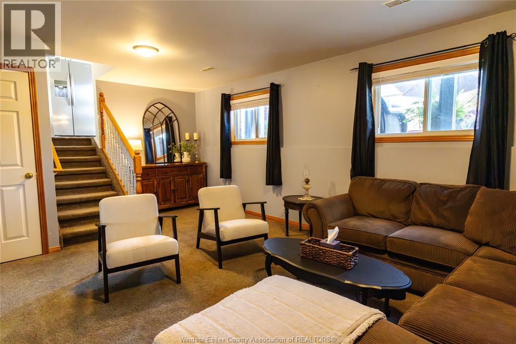 682 RICHMOND - 25