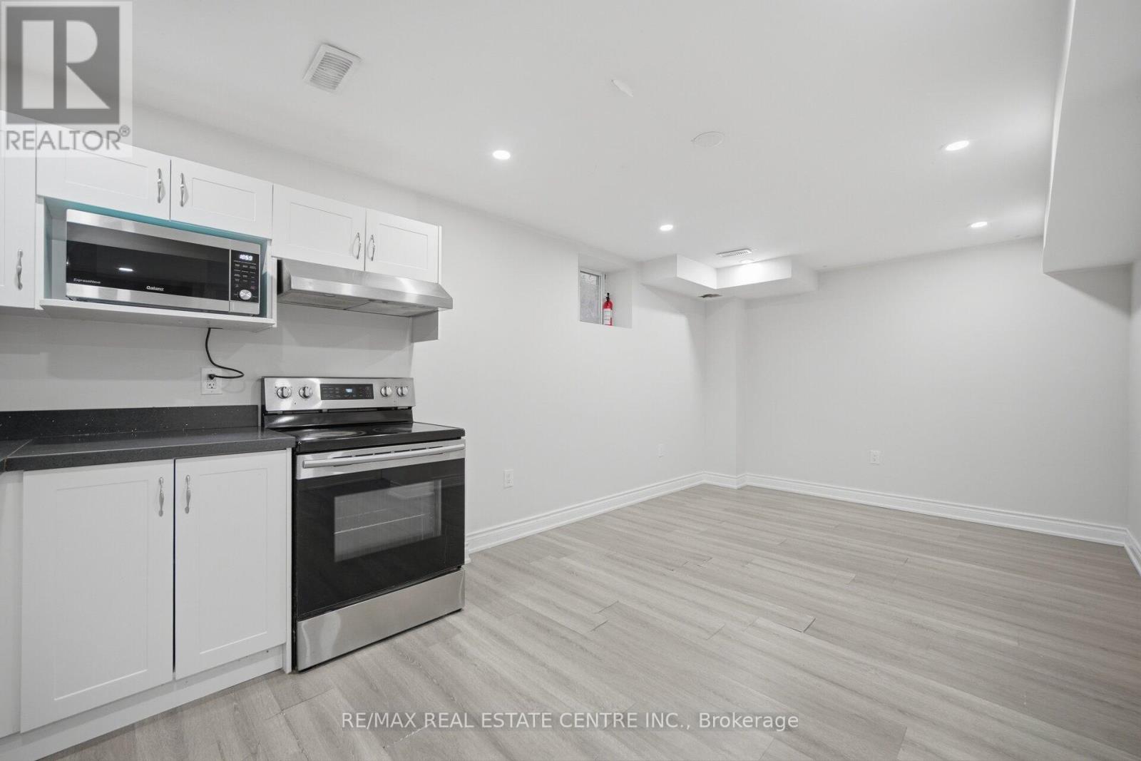570 WINDFIELDS FARM DRIVE - 35