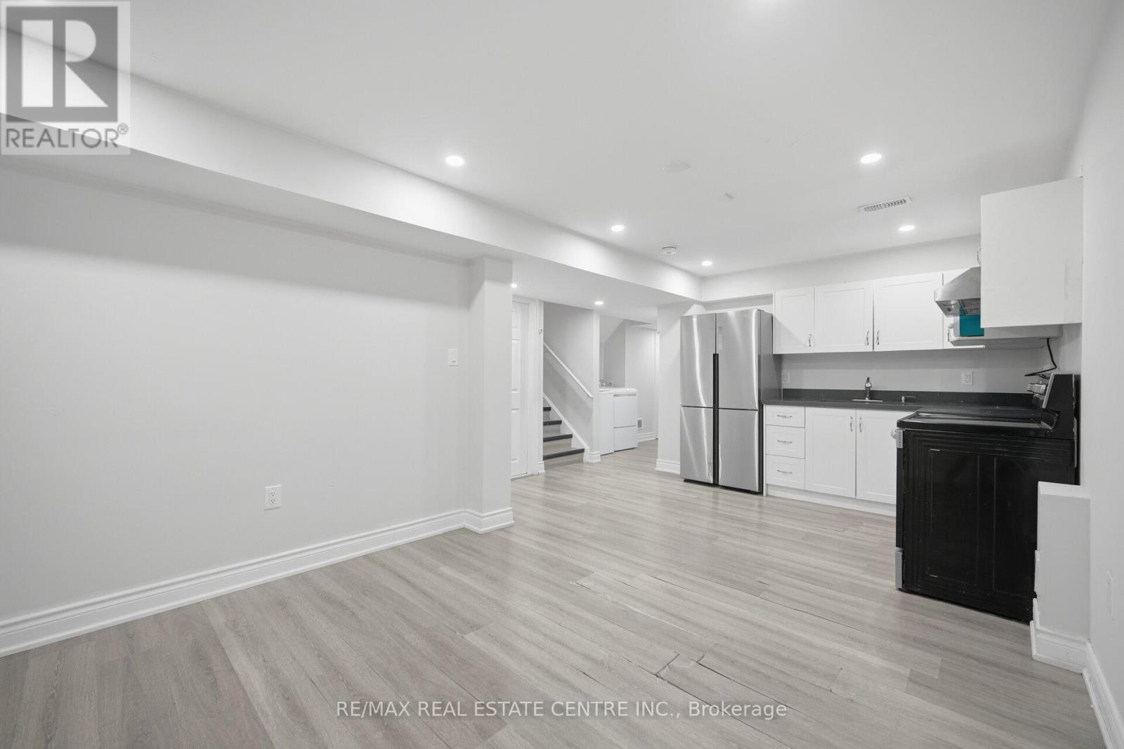 570 WINDFIELDS FARM DRIVE - 42
