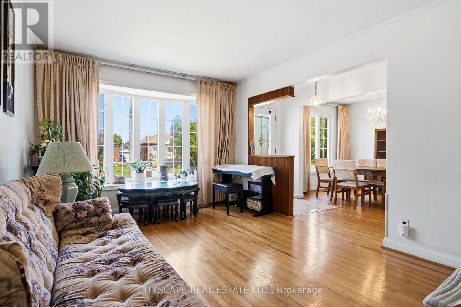38 MARTA AVENUE - 2