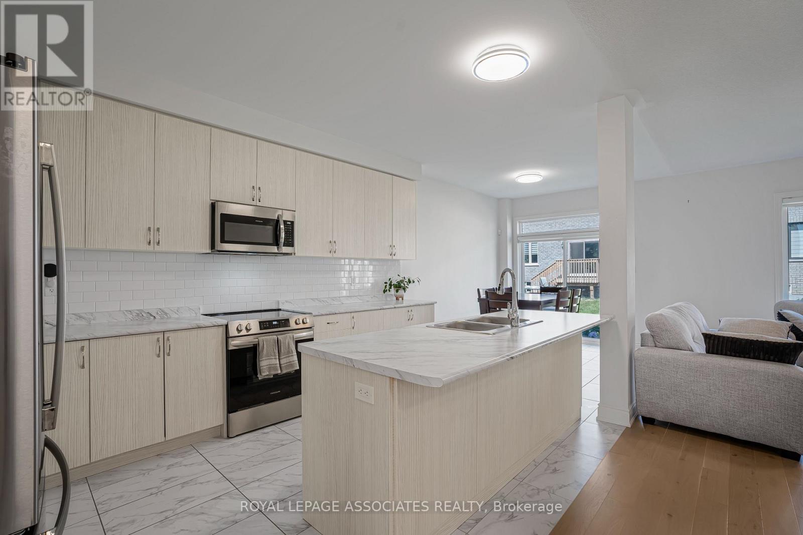 2201 CRYSTAL DRIVE - 15