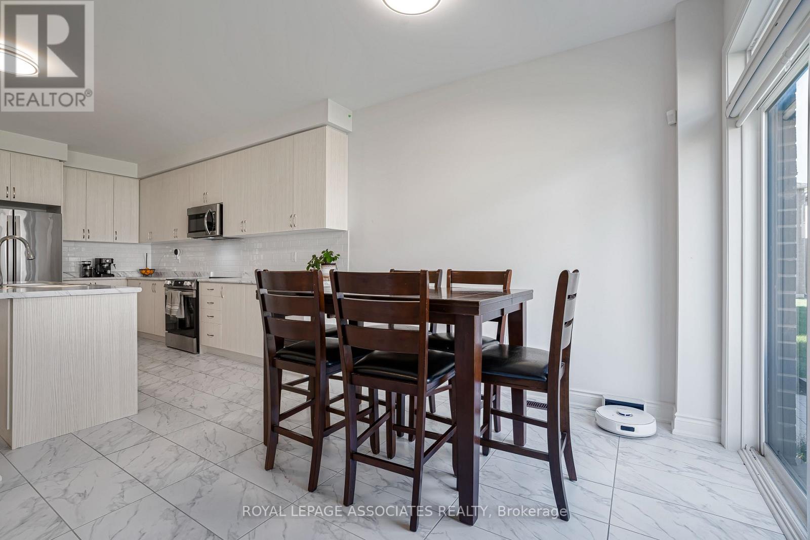 2201 CRYSTAL DRIVE - 18