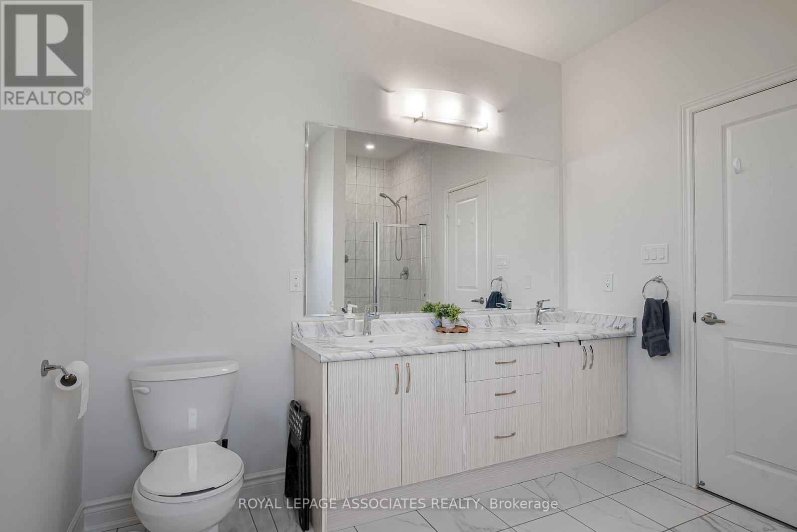 2201 CRYSTAL DRIVE - 28