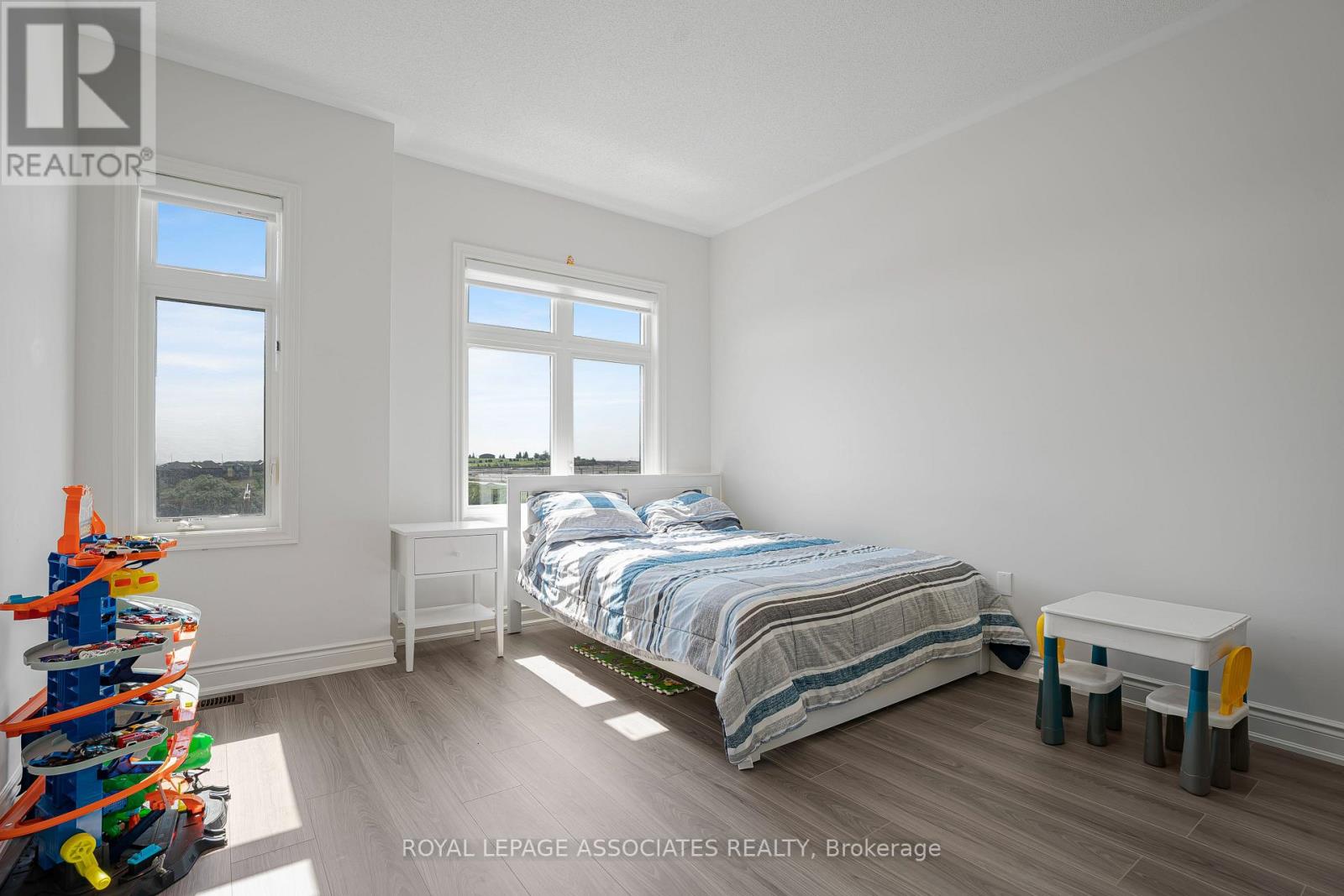 2201 CRYSTAL DRIVE - 29