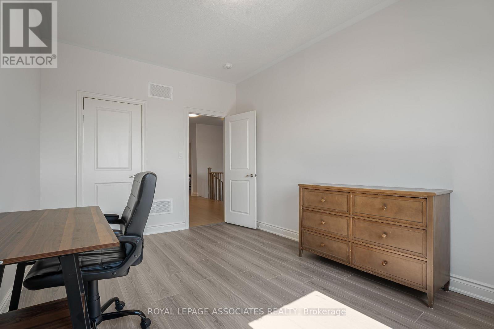 2201 CRYSTAL DRIVE - 33