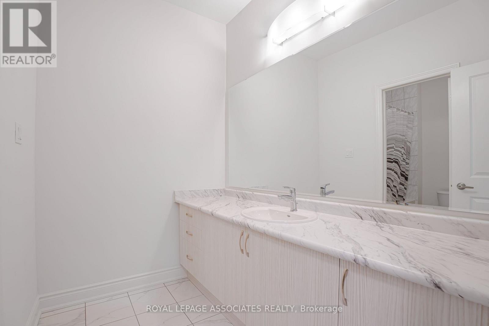 2201 CRYSTAL DRIVE - 37