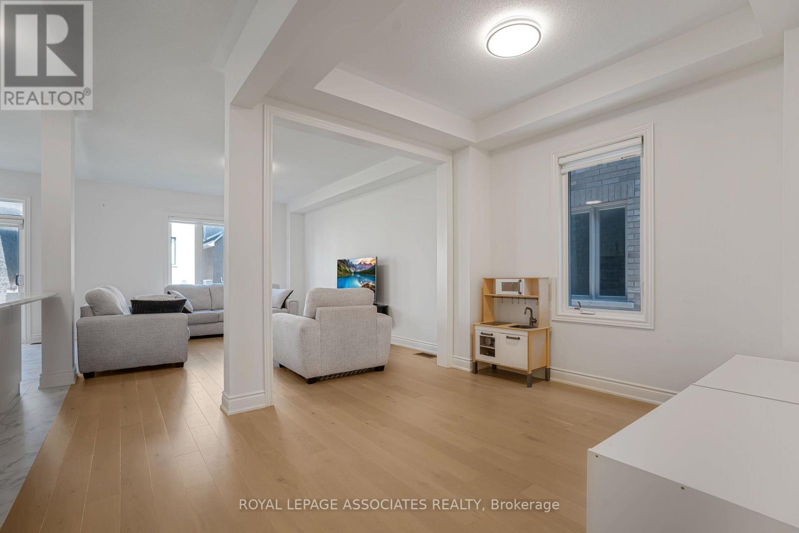 2201 CRYSTAL DRIVE - 9