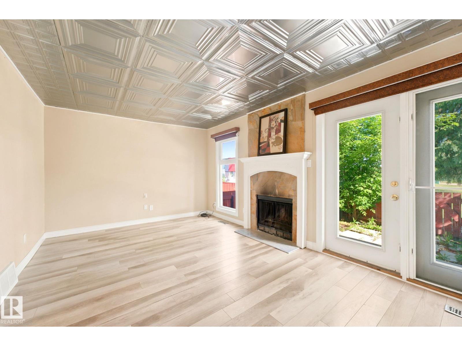 #41 4707 126 AV NW - 10