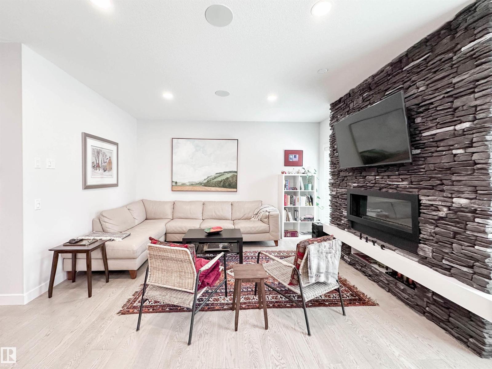 134 JOYAL WY - 23