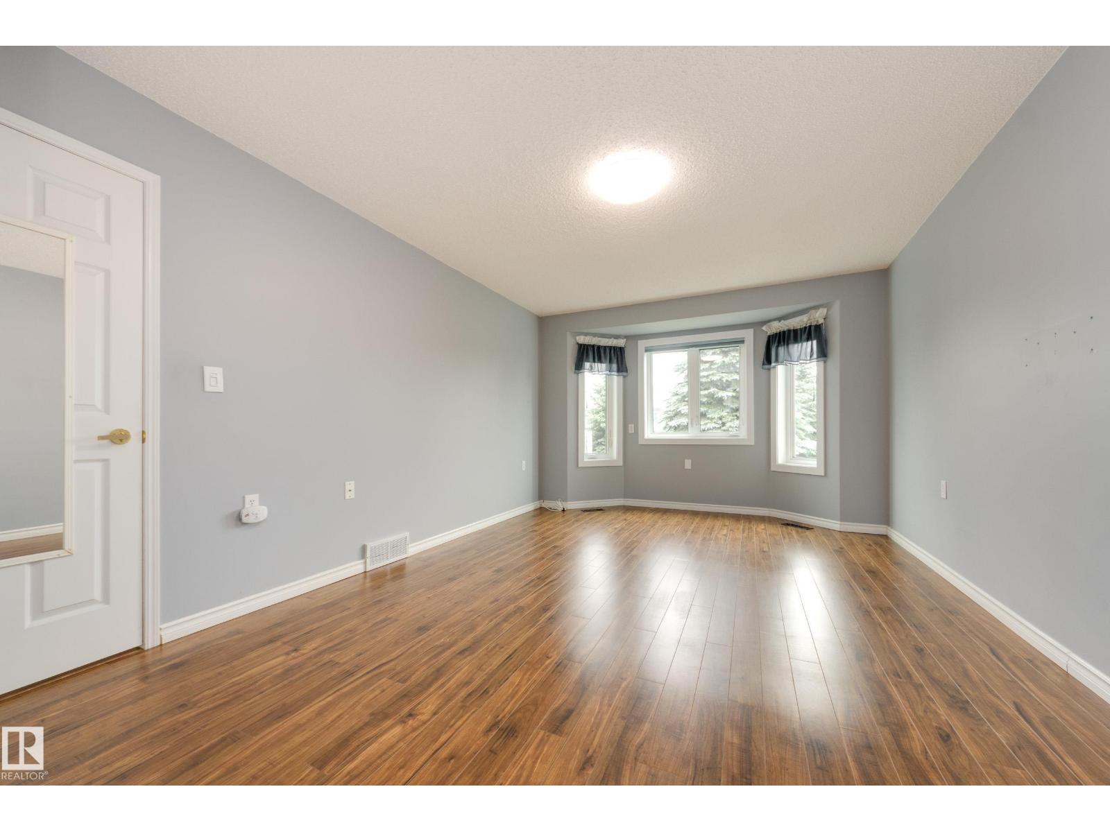 6558 158 AV NW - 17