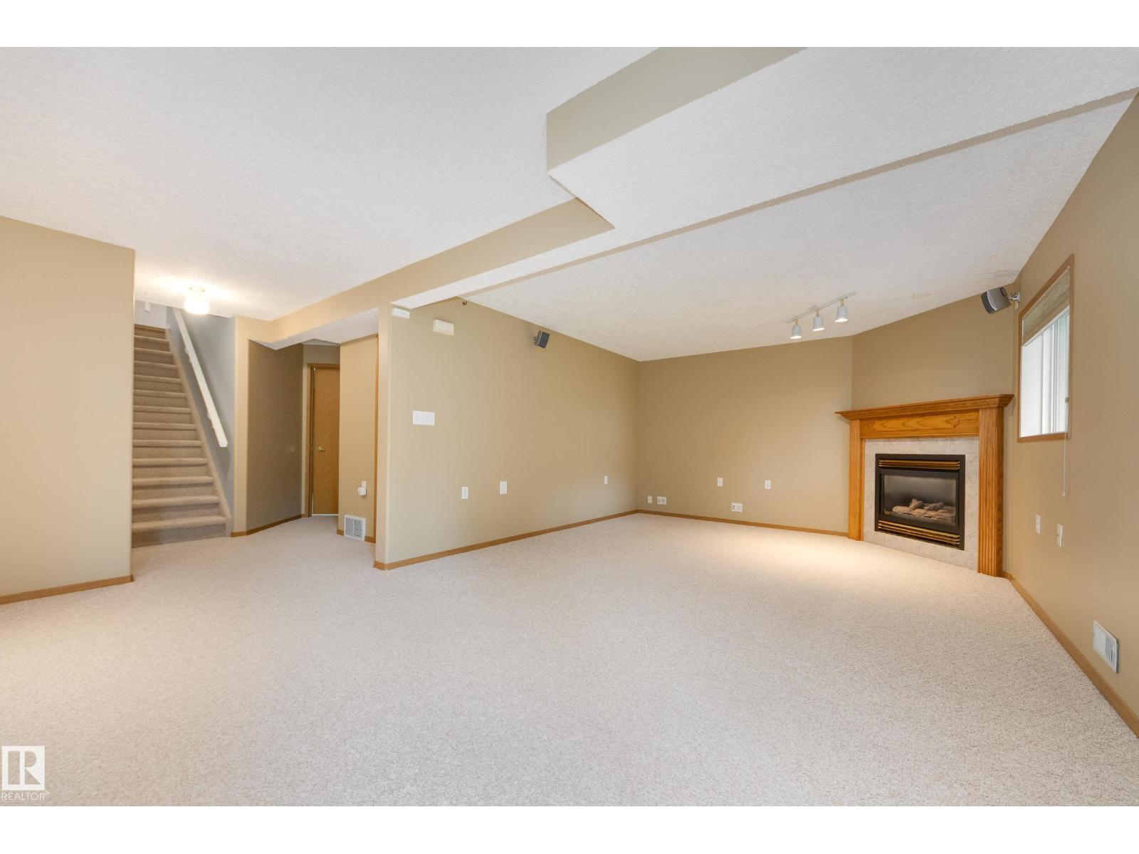 6558 158 AV NW - 37