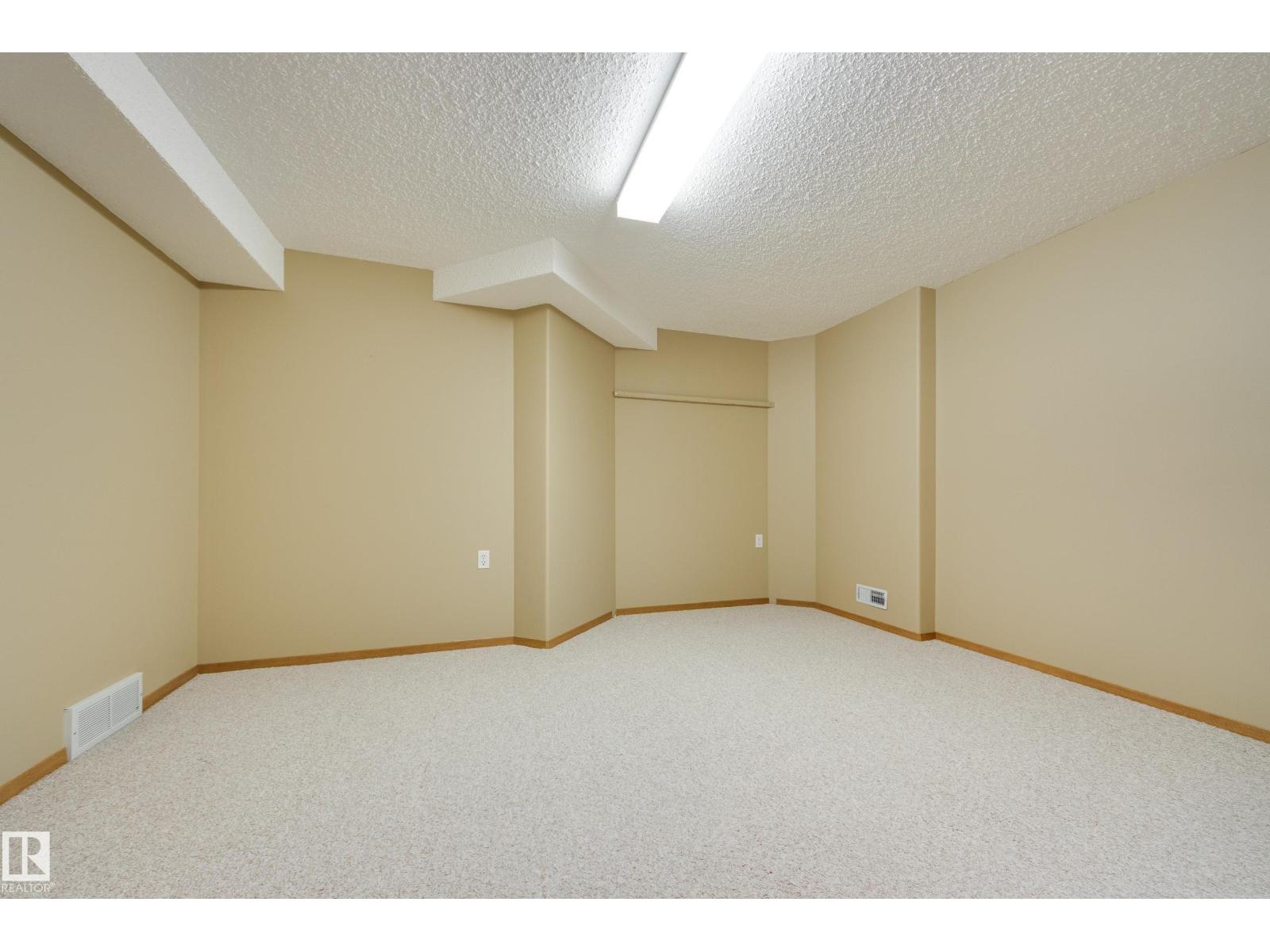 6558 158 AV NW - 42