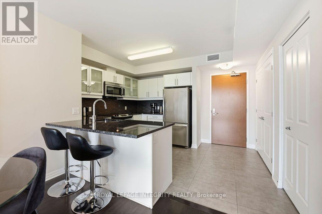 #802 195 BESSERER STREET - 12