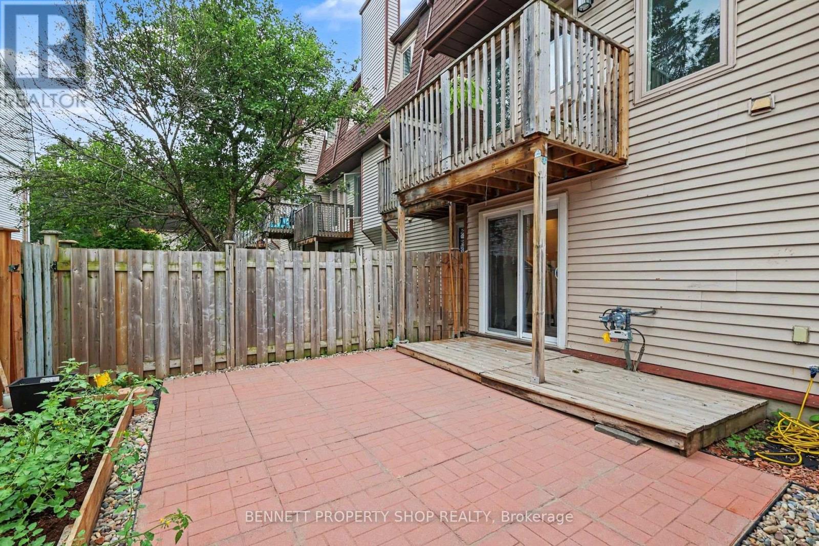 19 LIGHTFOOT PLACE - 16