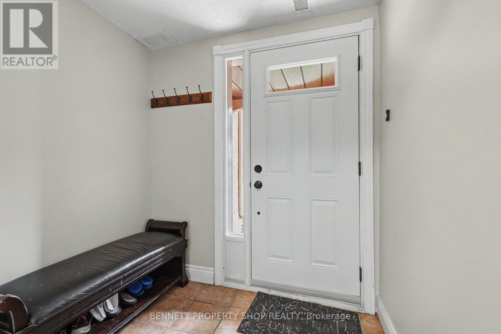 19 LIGHTFOOT PLACE - 2