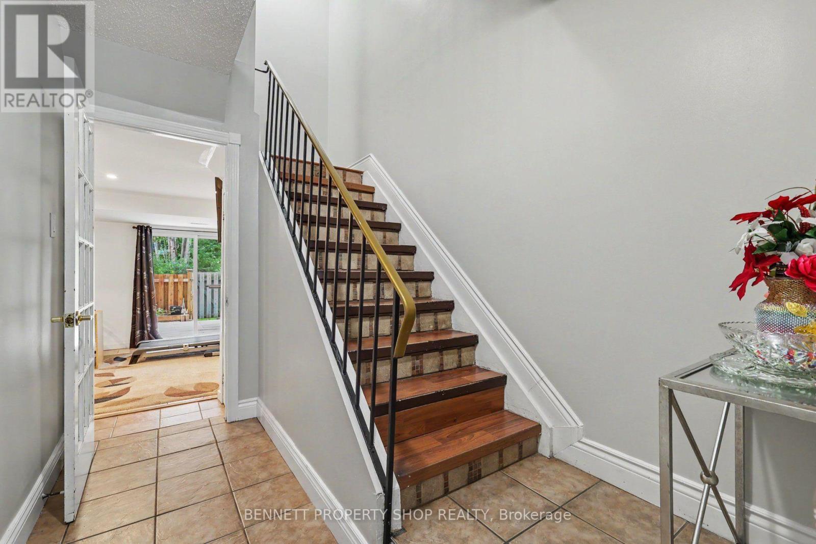 19 LIGHTFOOT PLACE - 3