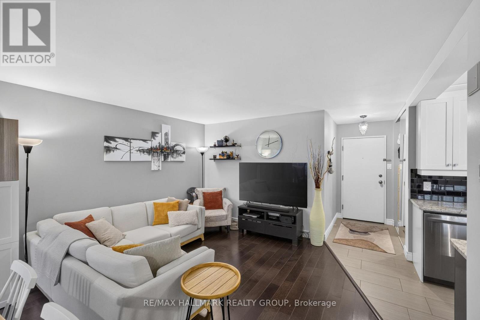 #510 199 KENT STREET - Image 11
