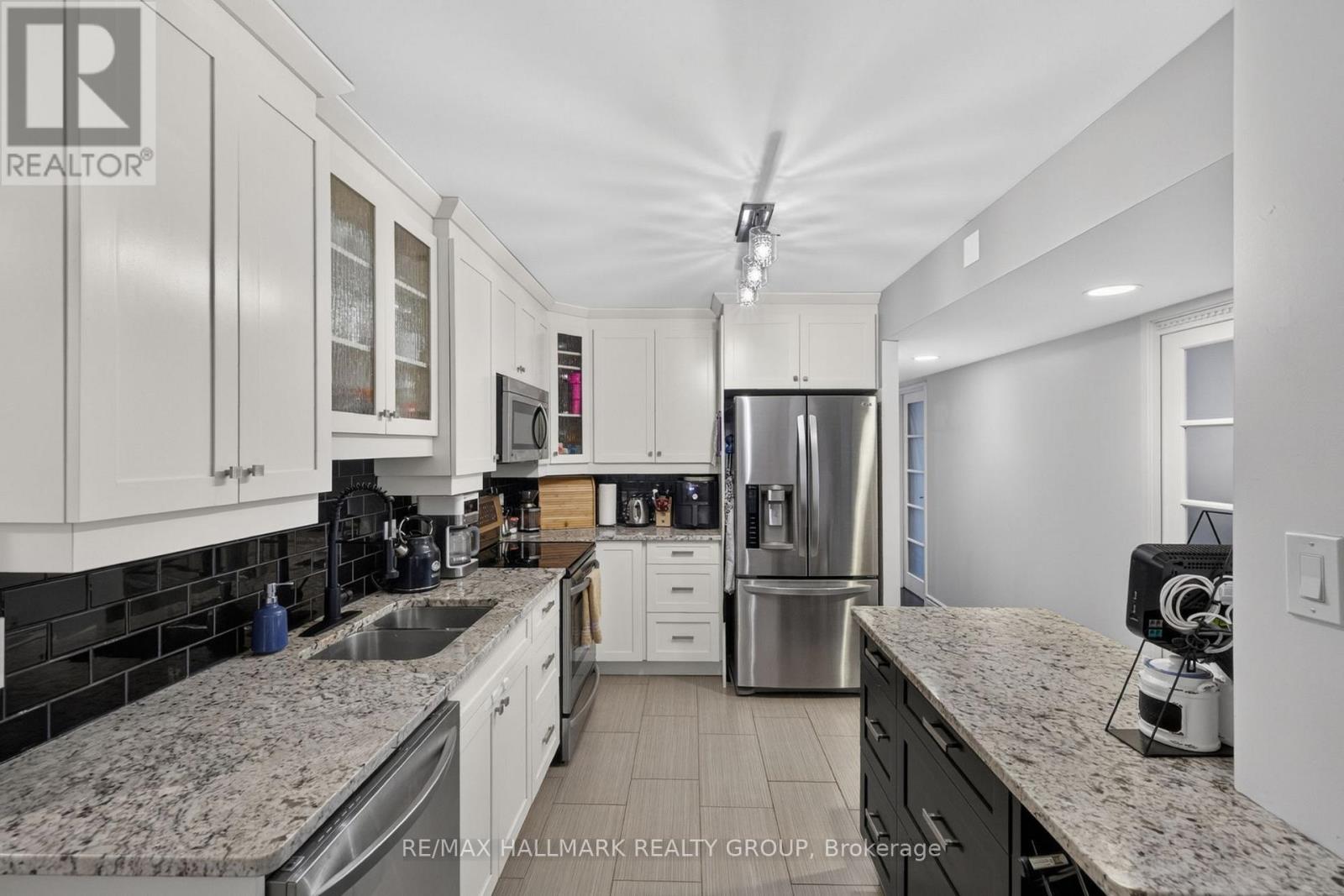 #510 199 KENT STREET - Image 14