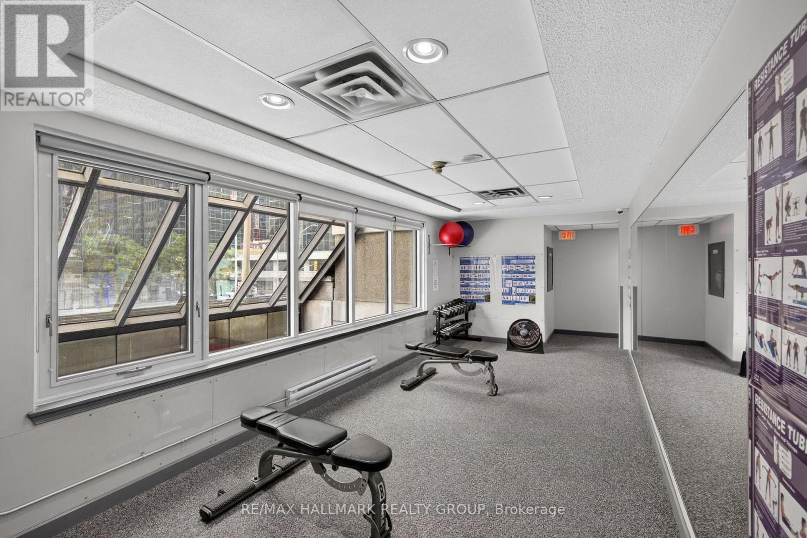 #510 199 KENT STREET - 34