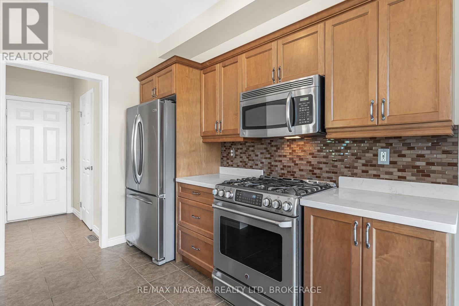 750 LAKESHORE ROAD - Image 11